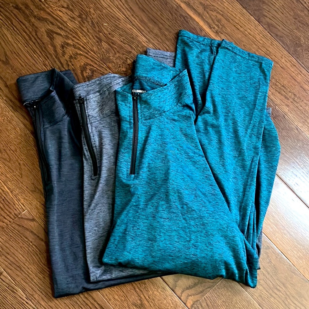 Never worn, men’s half zip Real Essentials, size Large